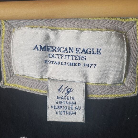 American Eagle Outfitters  - Picture 2 of 4
